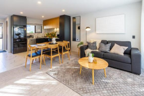 2 bed 2 bath with Carpark near Canterbury University